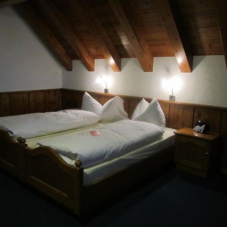 آرو Hotel Zum Kreuz المظهر الخارجي الصورة
