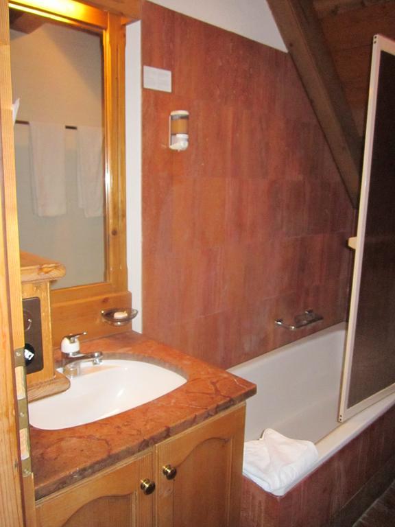 آرو Hotel Zum Kreuz المظهر الخارجي الصورة